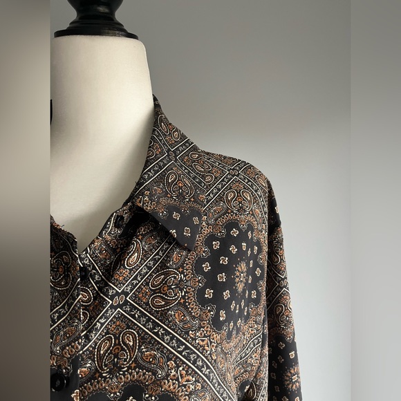 FOREVER 21 Cropped Pattern Longsleeve with Ties - Picture 6 of 6